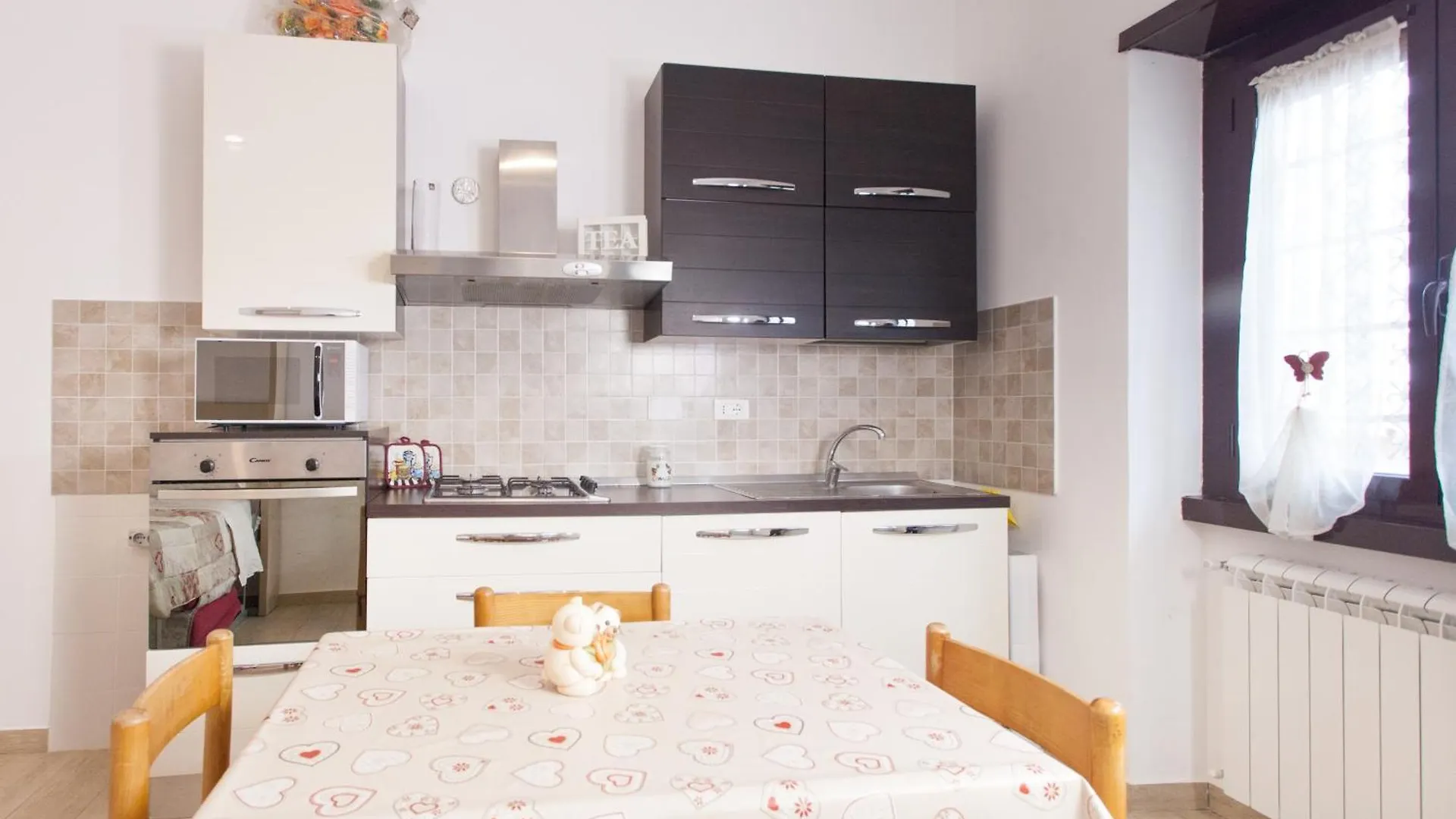 Alloggio Turistico A Casa Di Paoletto 피우미치노