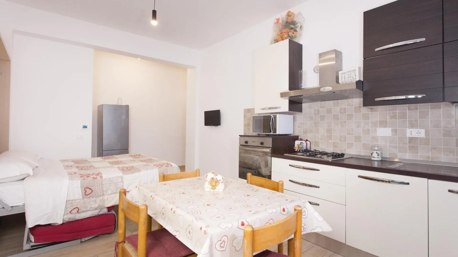 Alloggio Turistico A Casa Di Paoletto 피우미치노 아파트
